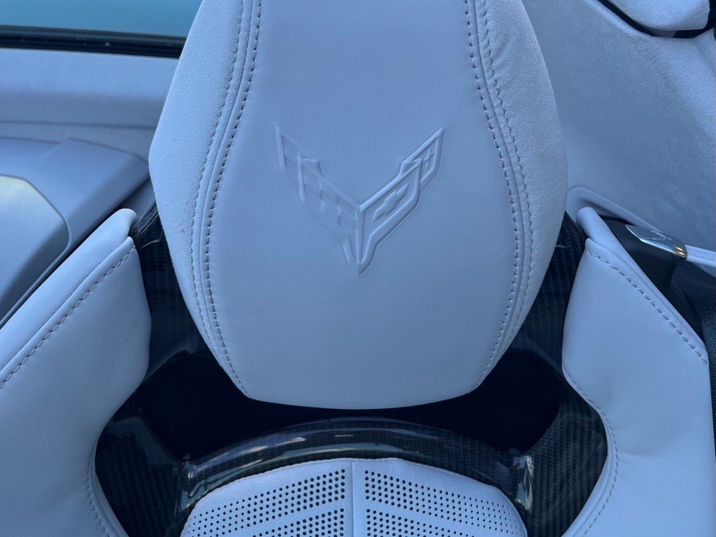 2027 Chevrolet Corvette 3LT - Photo 13