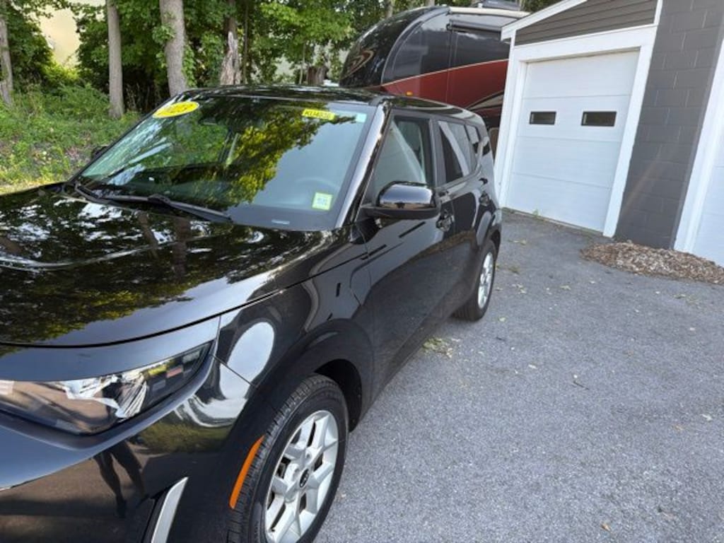 Certified 2023 Kia Soul LX Hatchback