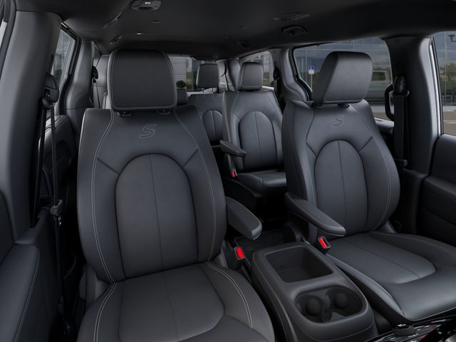 2026 Chrysler Pacifica Select - Photo 16