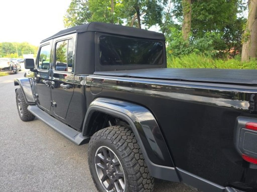 Used 2020 Jeep Gladiator Overland Truck