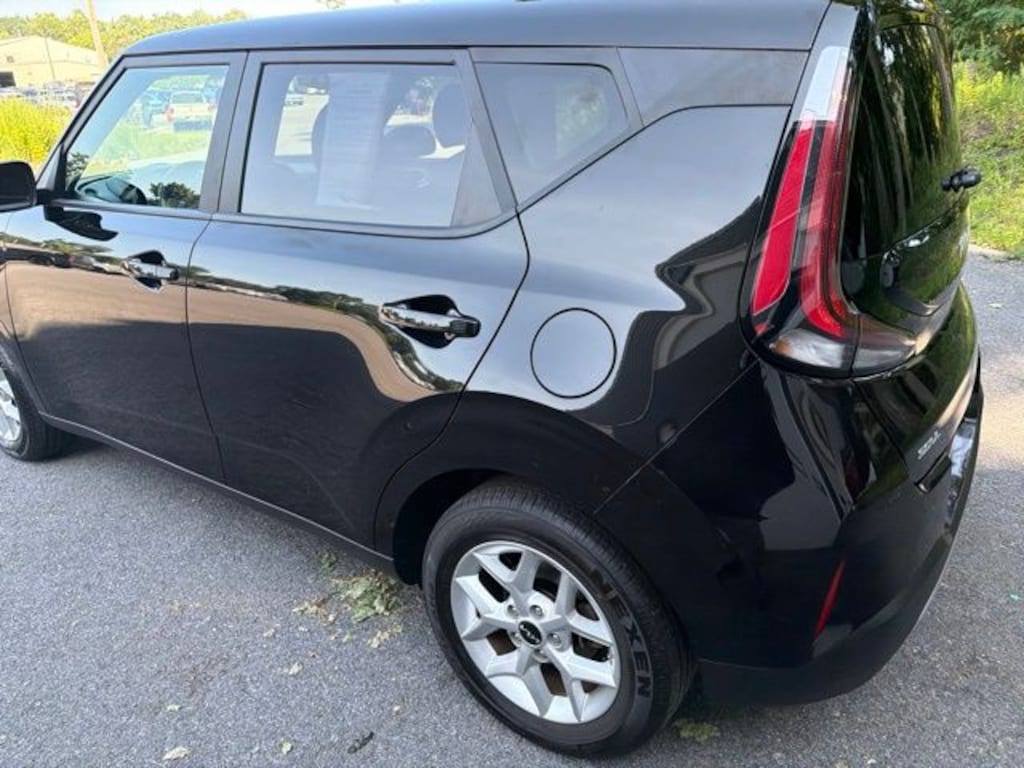 Certified 2023 Kia Soul LX Hatchback