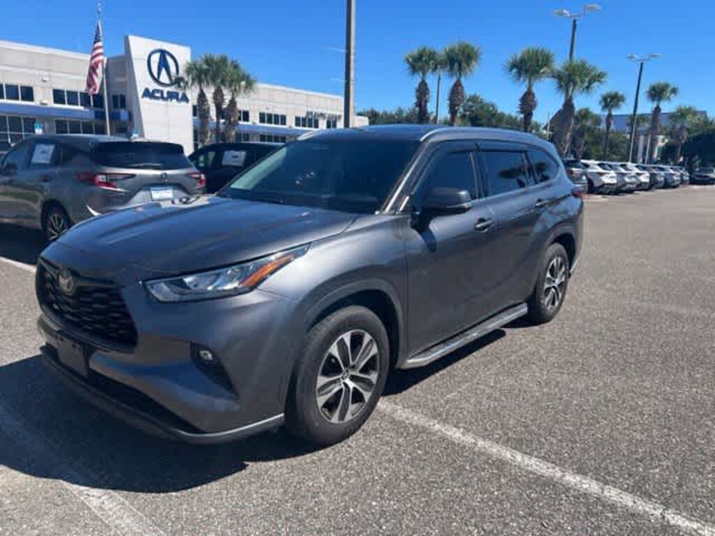 Used 2020 Toyota Highlander XLE SUV