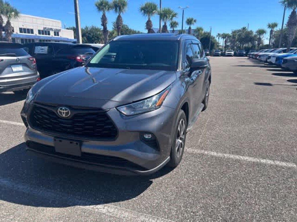 Used 2020 Toyota Highlander XLE SUV