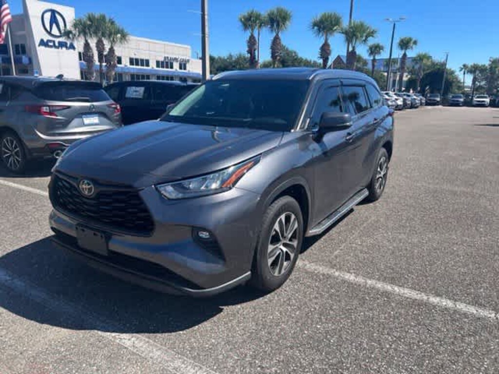 Used 2020 Toyota Highlander XLE SUV