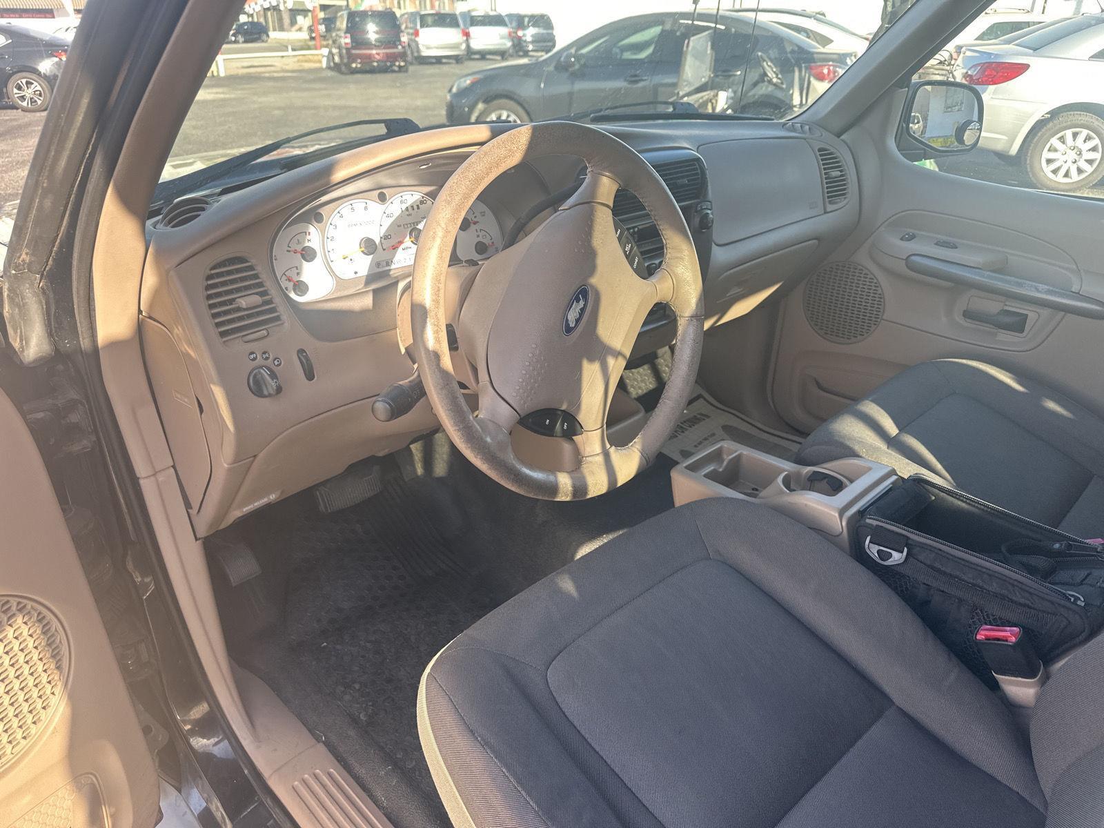 2001 Ford Explorer Sport Trac Base - Photo 8
