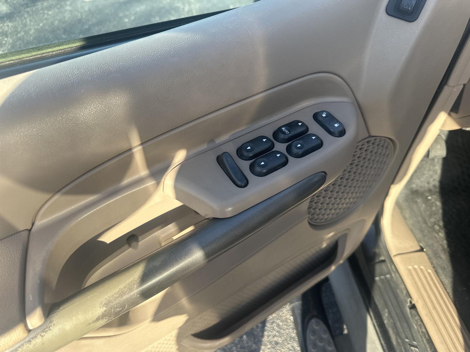 2001 Ford Explorer Sport Trac Base - Photo 12