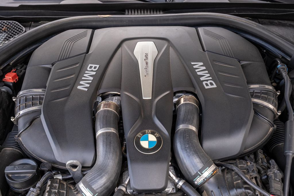 2019 BMW 7 Series 750i - Photo 36