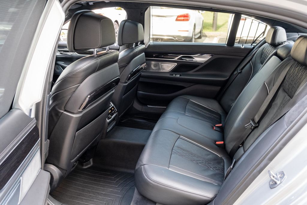 2019 BMW 7 Series 750i - Photo 32