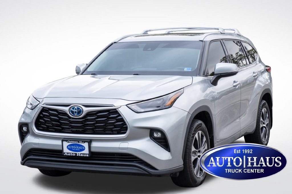 2022 Toyota Highlander Hybrid XLE SUV