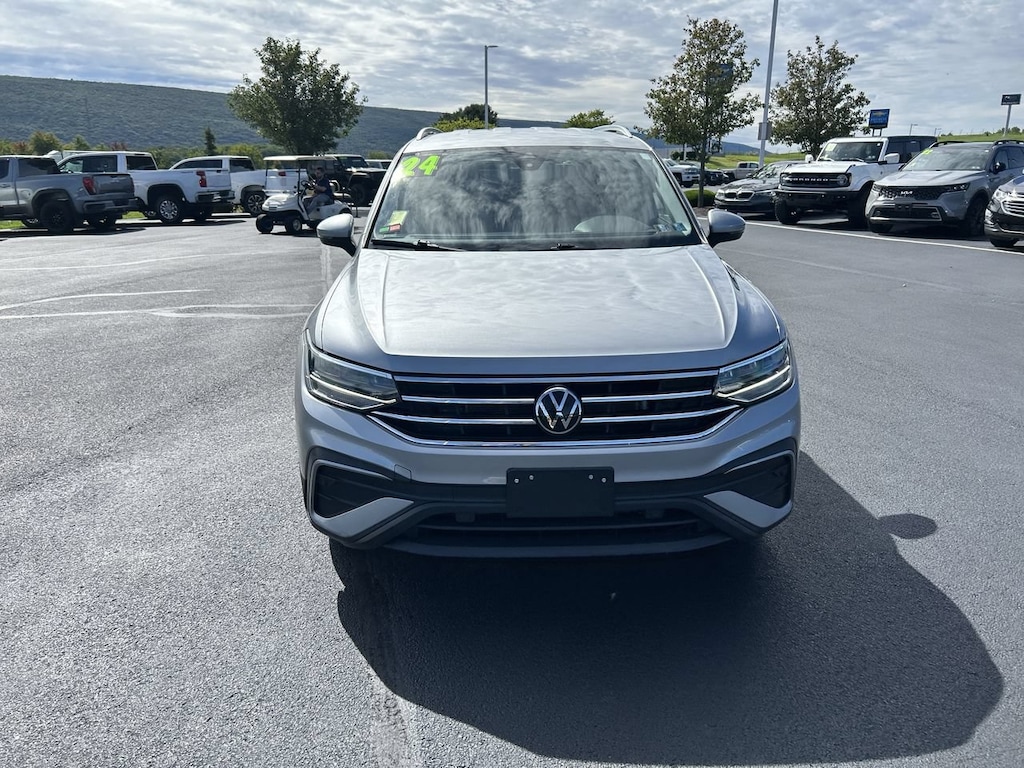 Used 2024 Volkswagen Tiguan 2.0T SE SUV