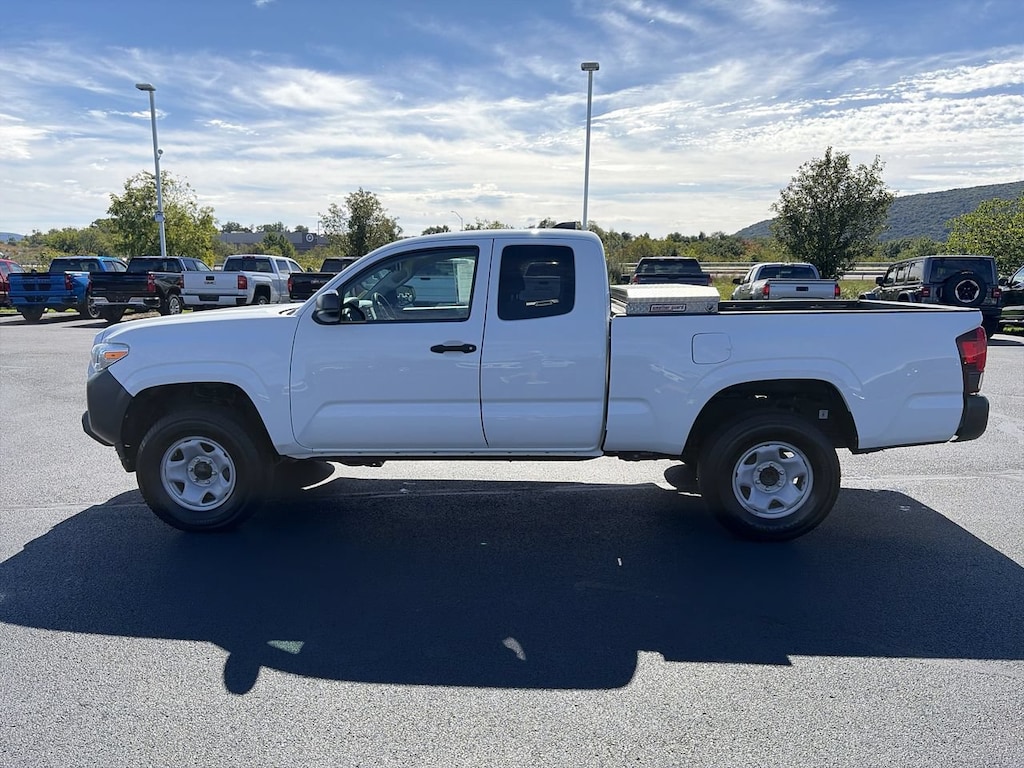 Used 2020 Toyota Tacoma 4WD SR SR Access Cab 6 Bed I4 AT