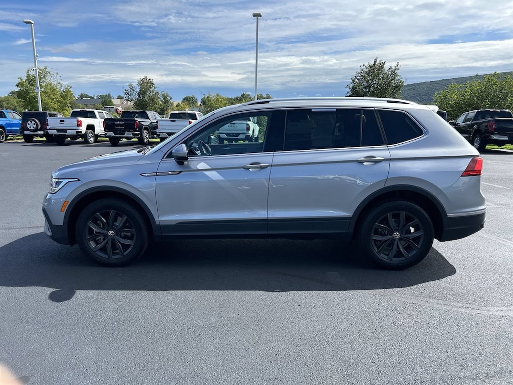 Used 2024 Volkswagen Tiguan 2.0T SE SUV