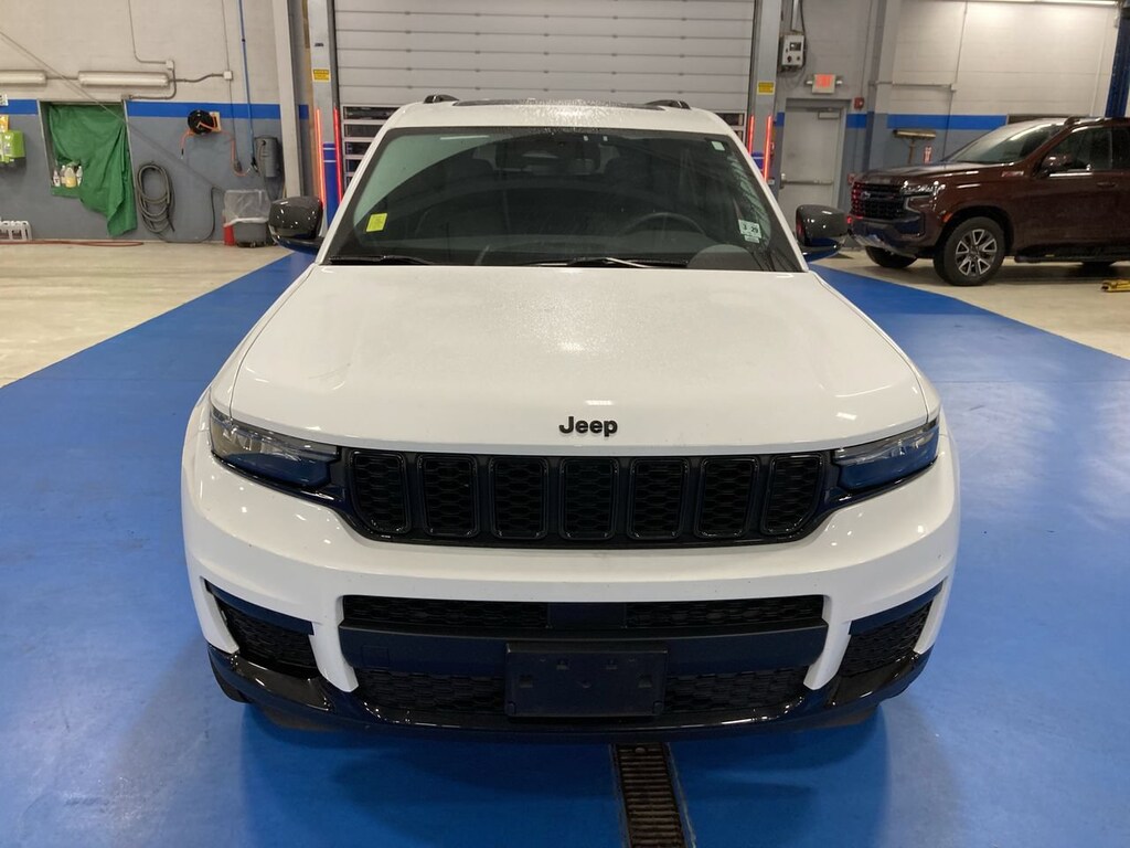 Used 2024 Jeep Grand Cherokee L Laredo SUV