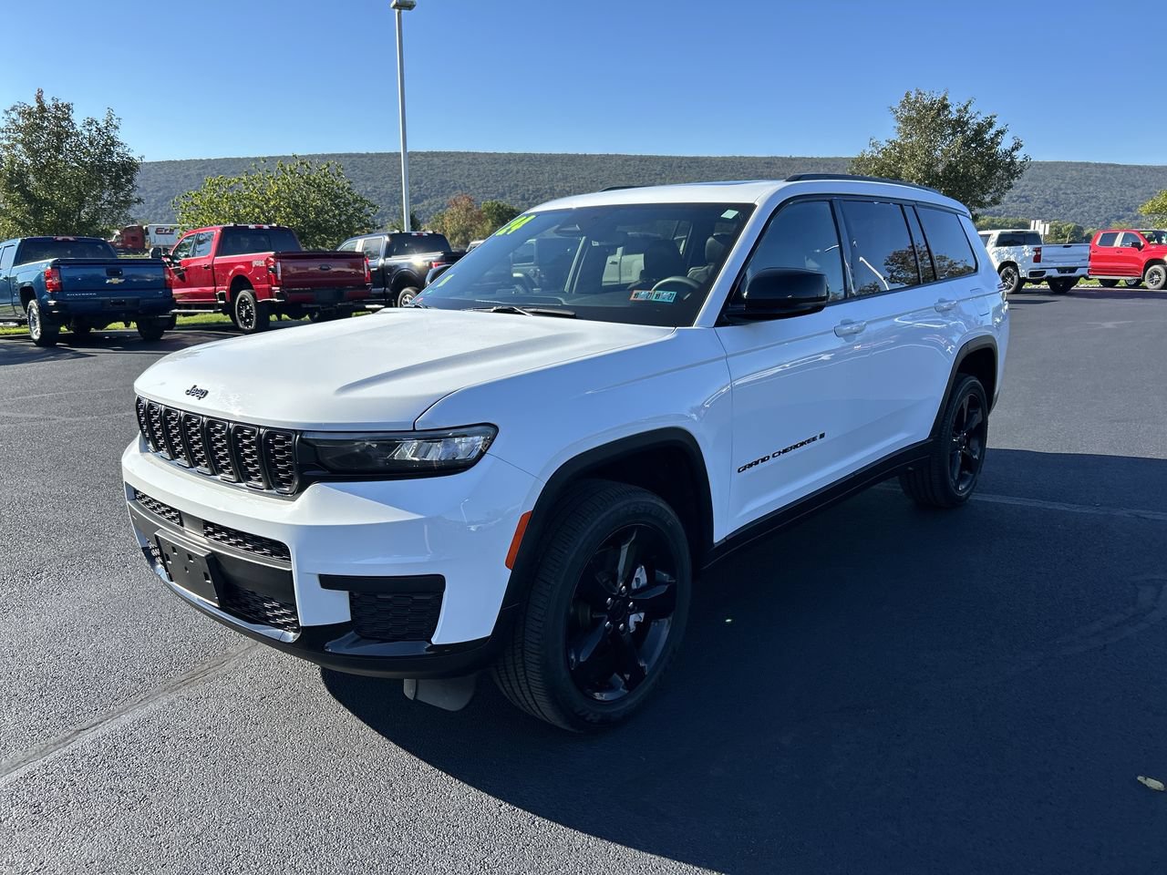 Used 2024 Jeep Grand Cherokee L Laredo SUV