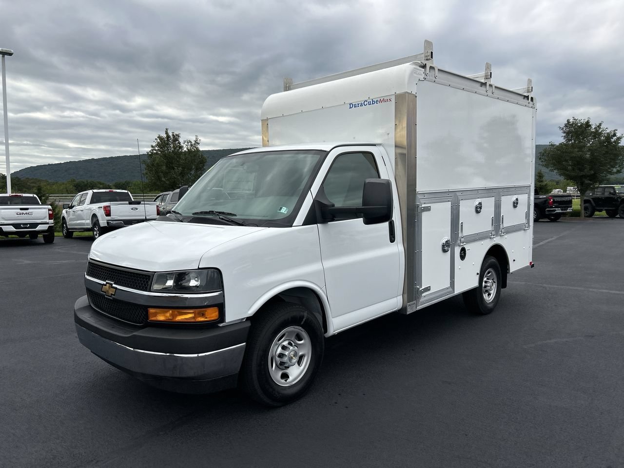 New 2026 Chevrolet Express Cutaway 1WT Truck