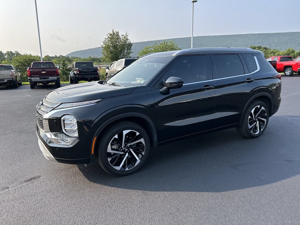 Used 2023 Mitsubishi Outlander SEL SUV