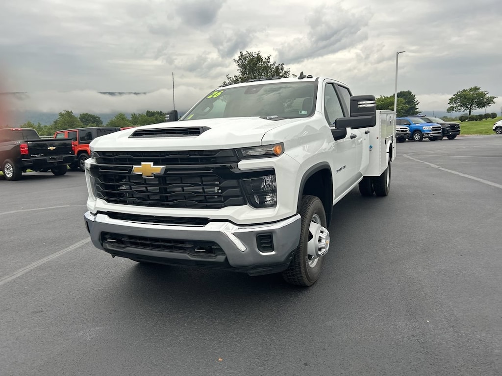 New 2026 Chevrolet Silverado 3500 HD Chassis Work Truck Truck Crew Cab