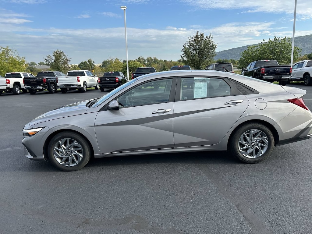 Used 2024 Hyundai Elantra SEL Sedan