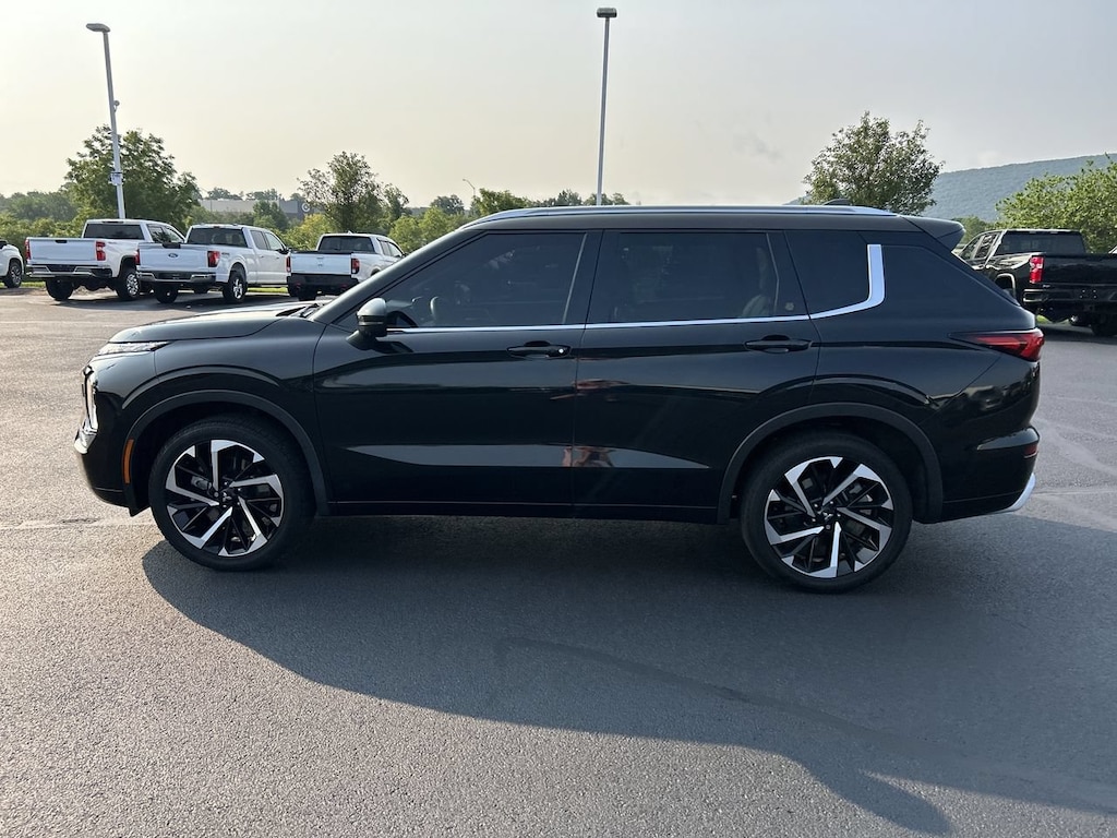 Used 2023 Mitsubishi Outlander SEL SUV