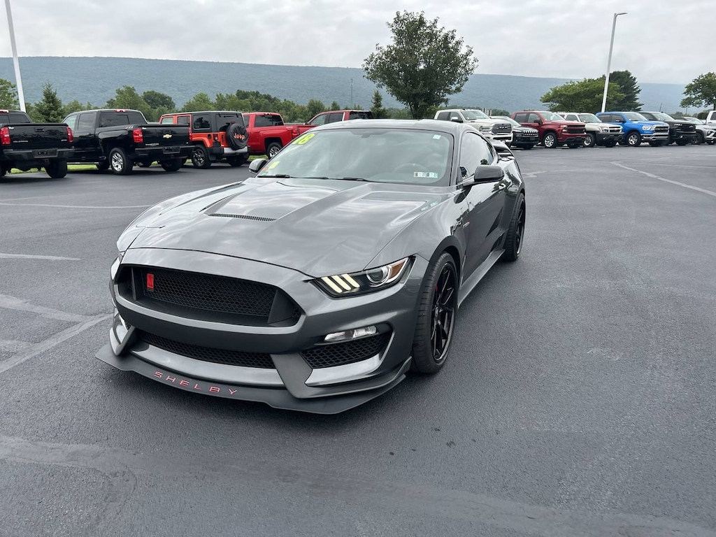 Used 2018 Ford Shelby GT350R Coupe