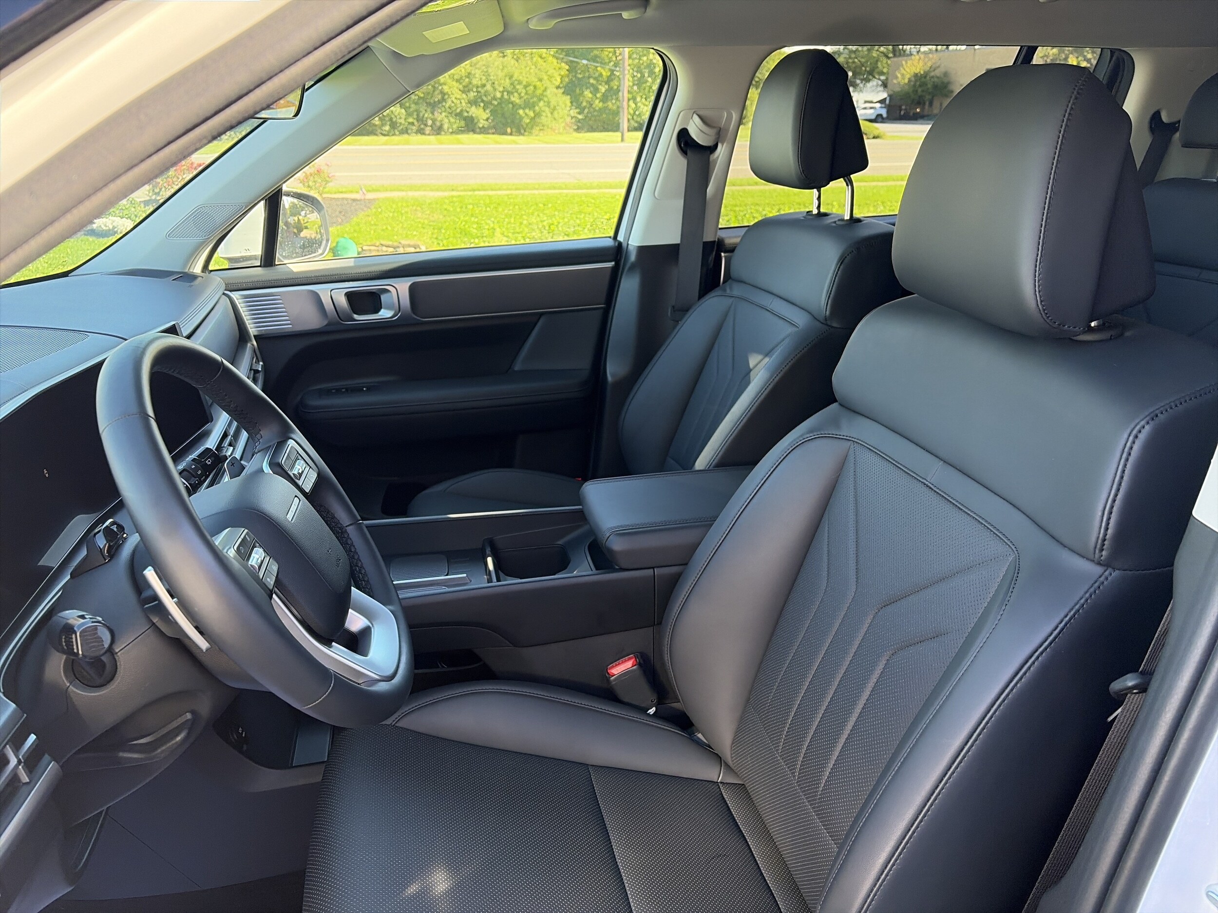 2025 Hyundai Santa Fe SEL - Photo 12