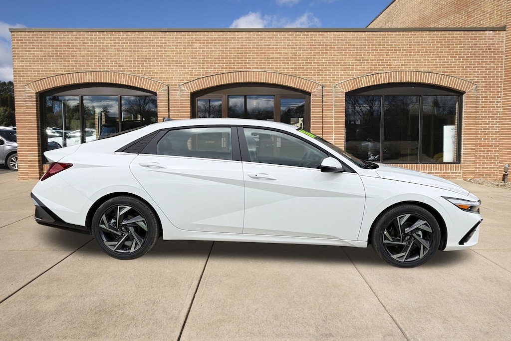 New 2026 Hyundai Elantra Limited Sedan