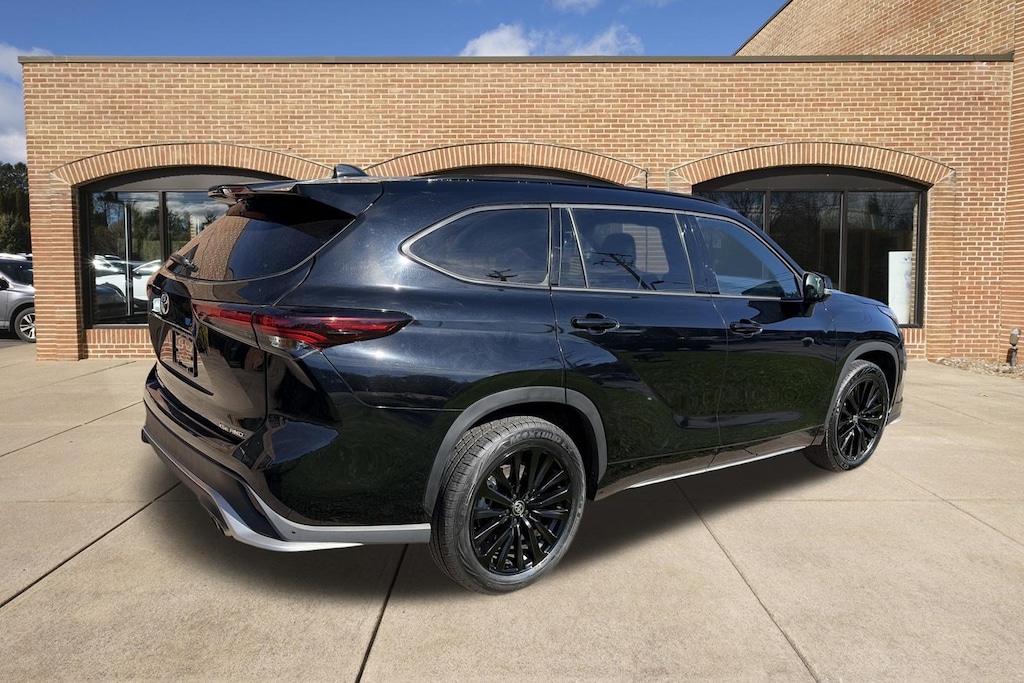 Used 2025 Toyota Highlander XSE XSE AWD