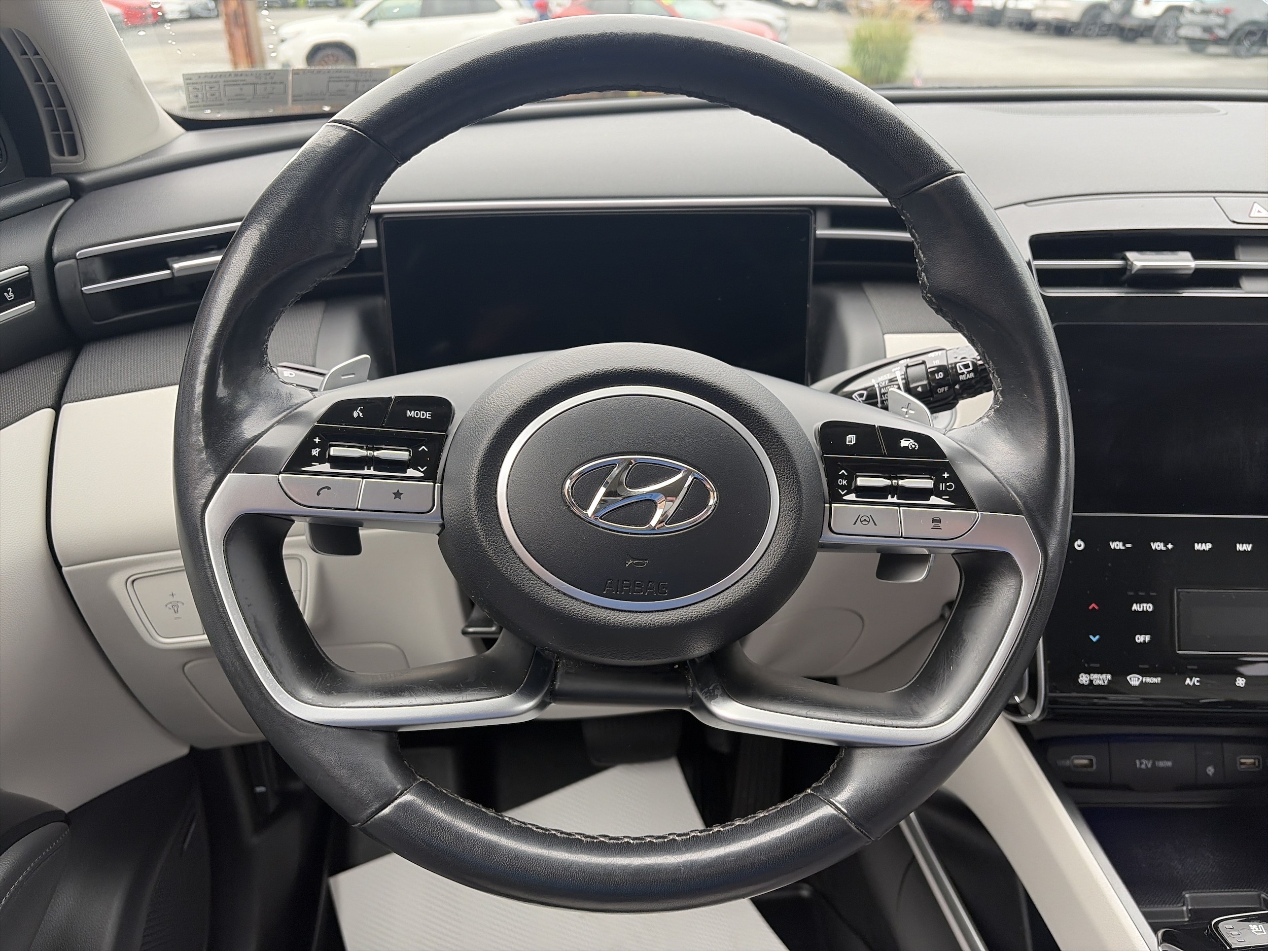 2022 Hyundai Tucson Limited - Photo 17