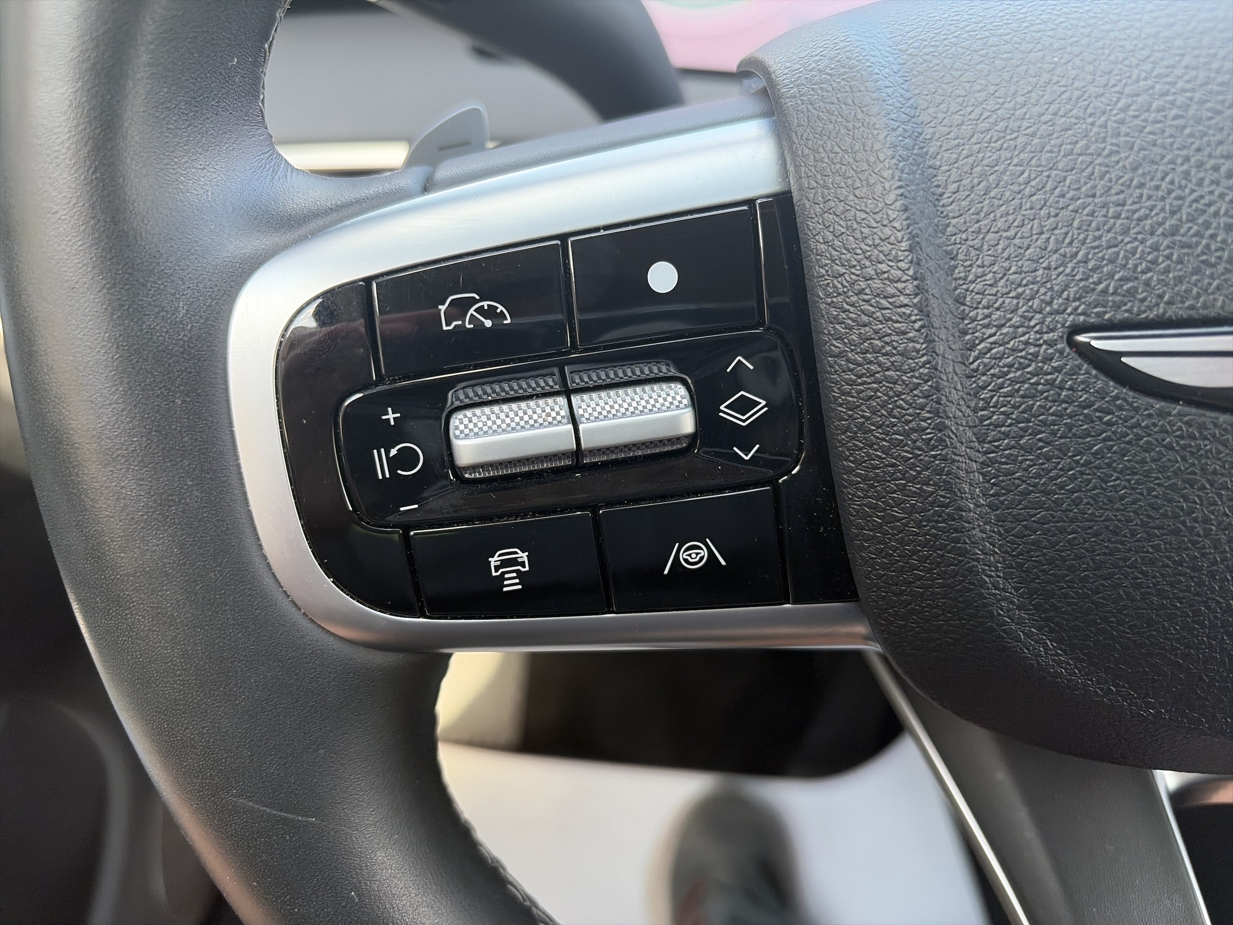 2026 GENESIS GV70 Standard - Photo 19