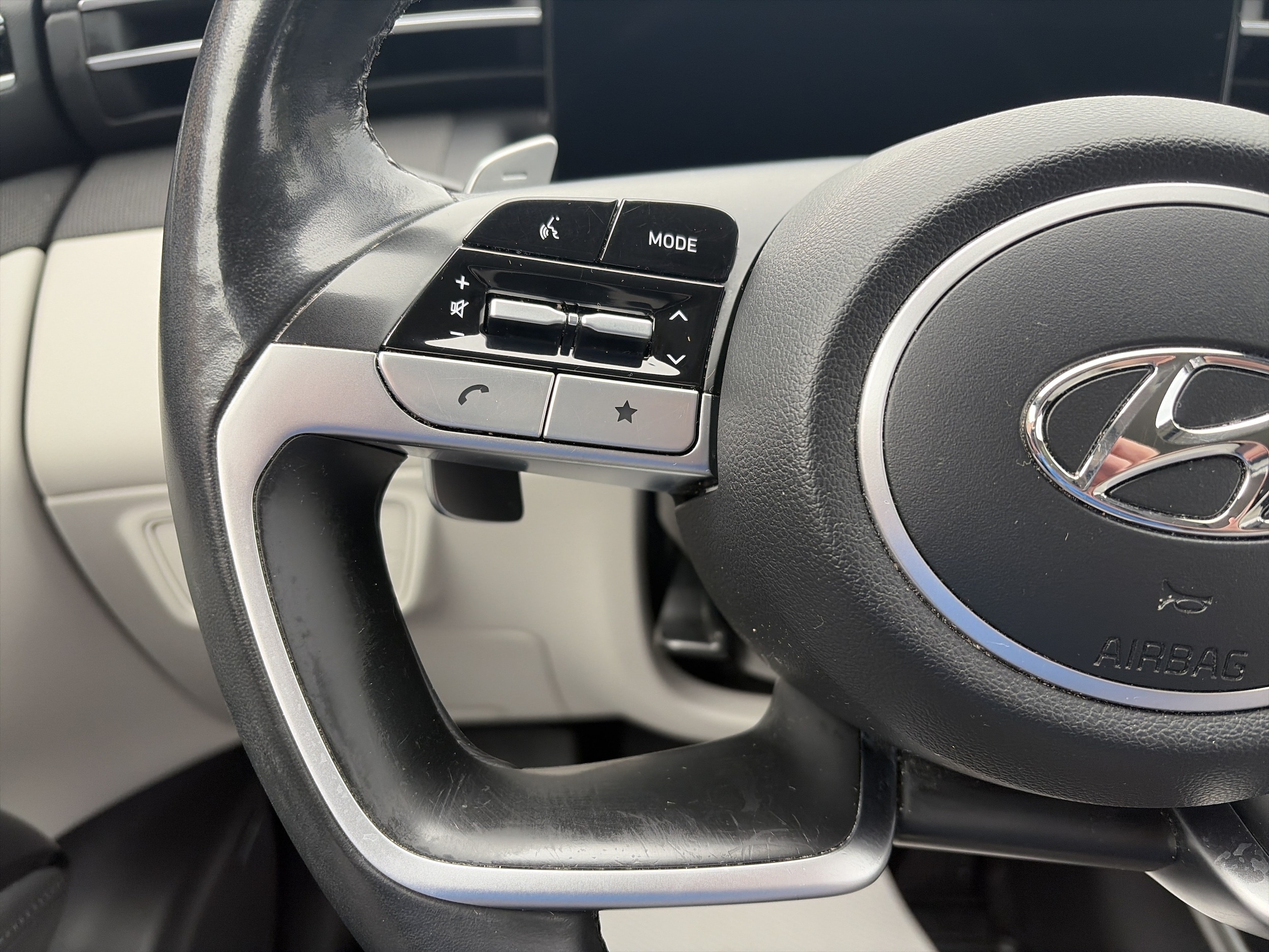 2022 Hyundai Tucson Limited - Photo 18