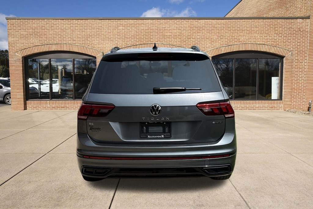 Used 2024 Volkswagen Tiguan 2.0T SE R-Line Black SUV