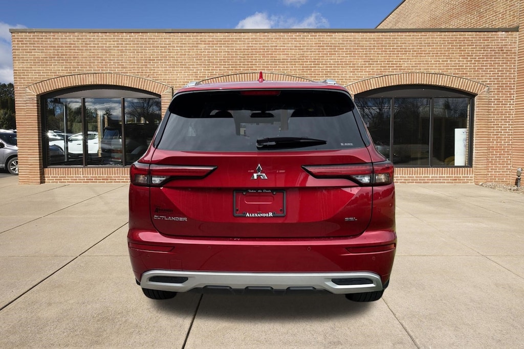 Used 2023 Mitsubishi Outlander SEL SUV