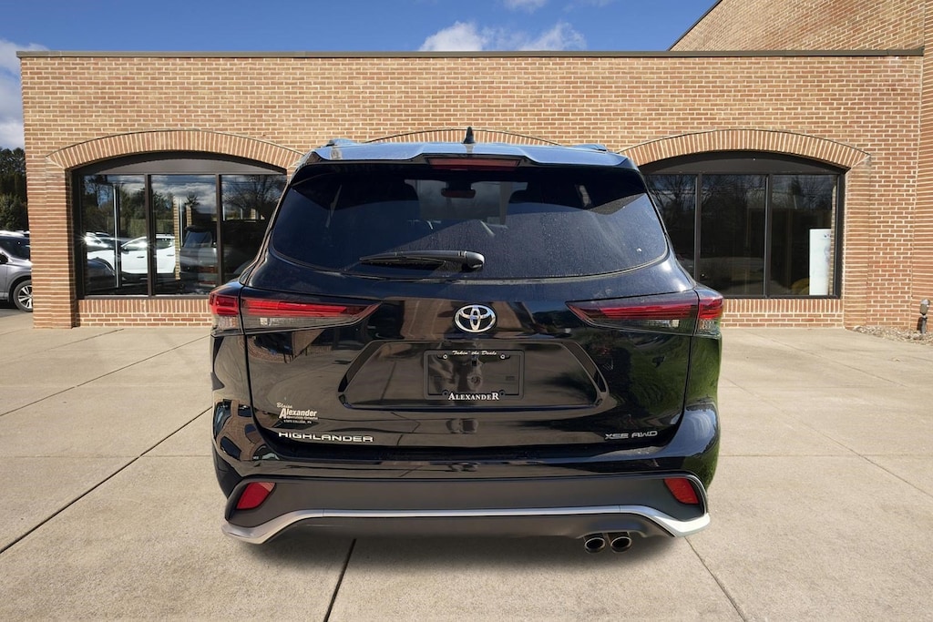 Used 2025 Toyota Highlander XSE XSE AWD