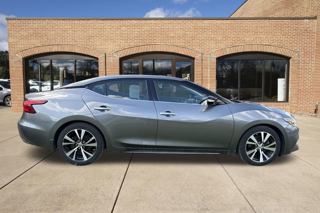 Used 2017 Nissan Maxima 3.5 SL Sedan