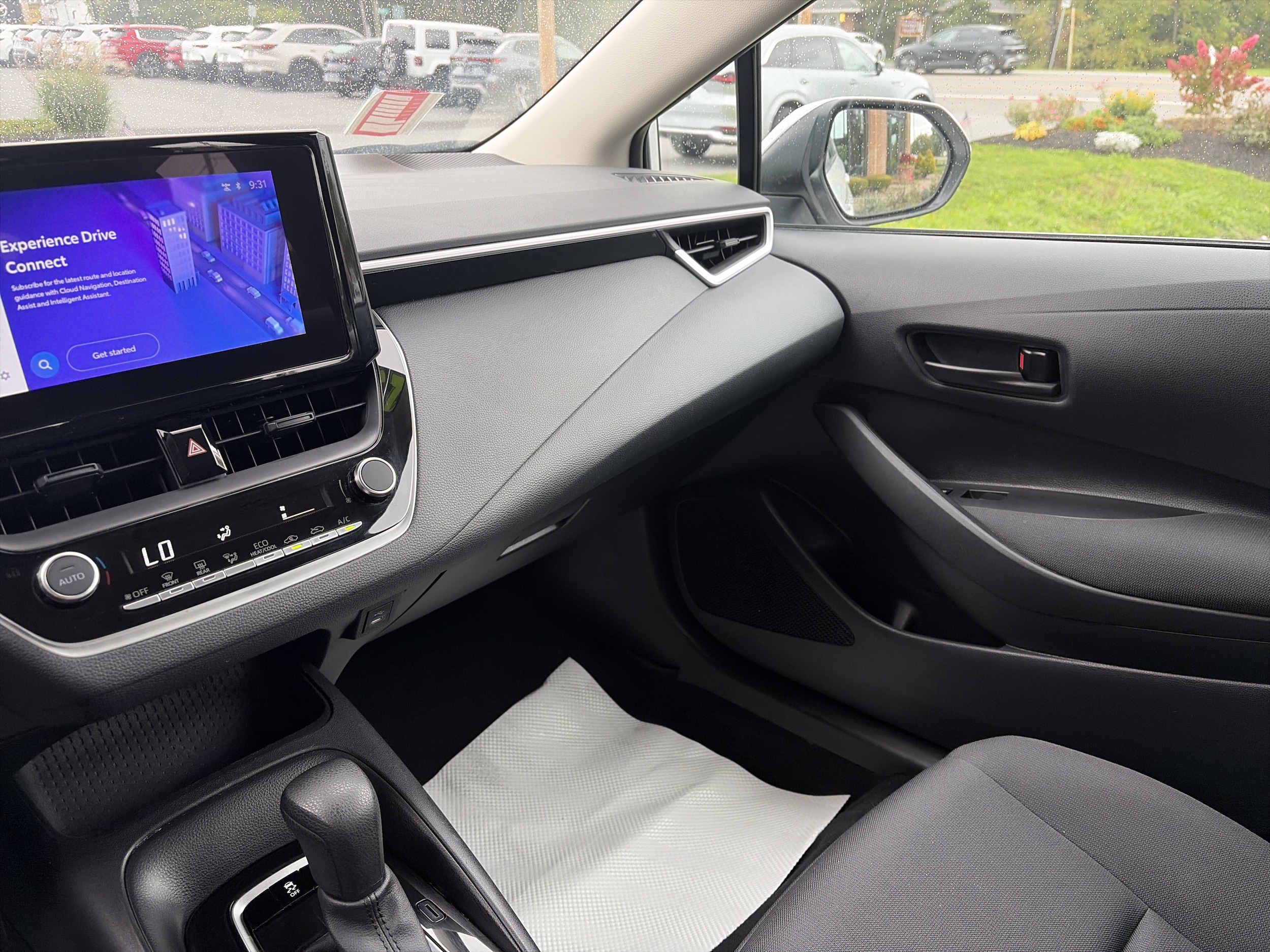 2025 Toyota Corolla LE - Photo 21
