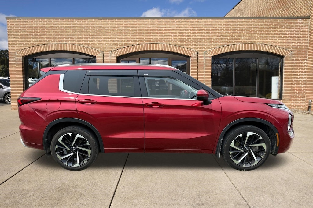 Used 2023 Mitsubishi Outlander SEL SUV