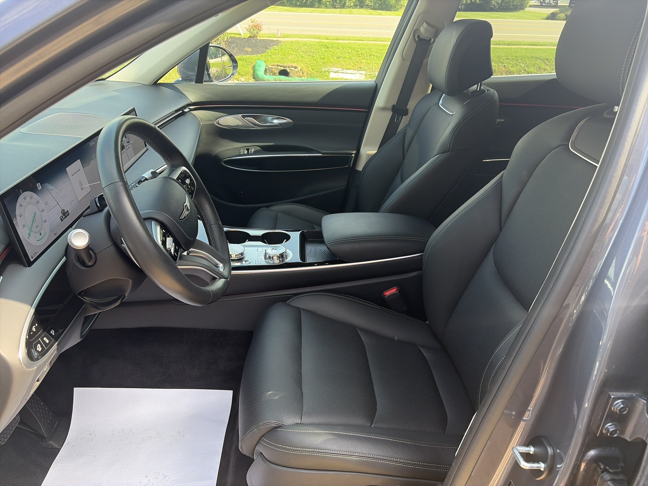 2026 GENESIS GV70 Standard - Photo 13