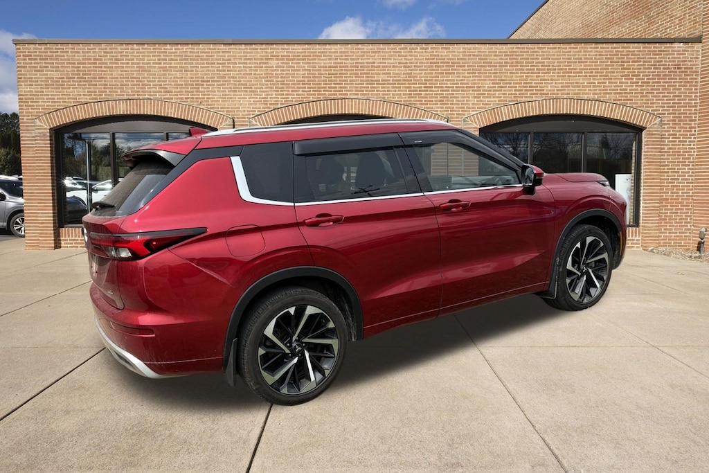 Used 2023 Mitsubishi Outlander SEL SUV
