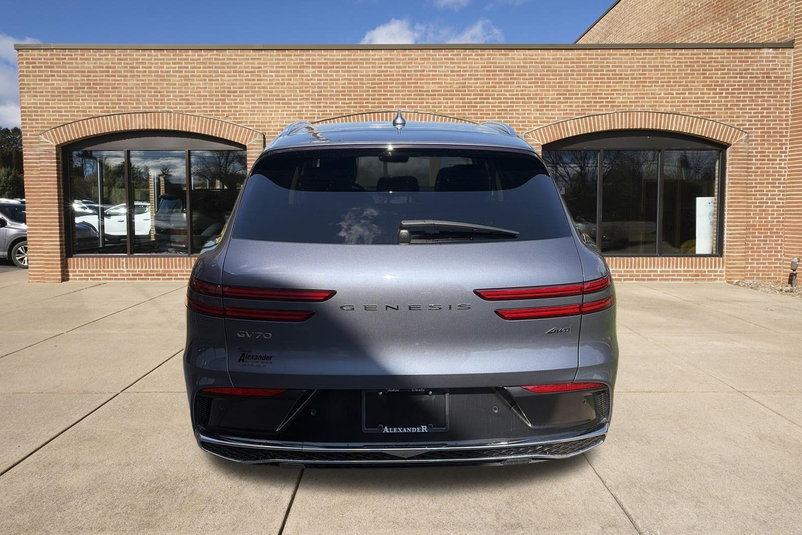 2026 GENESIS GV70 Standard - Photo 6