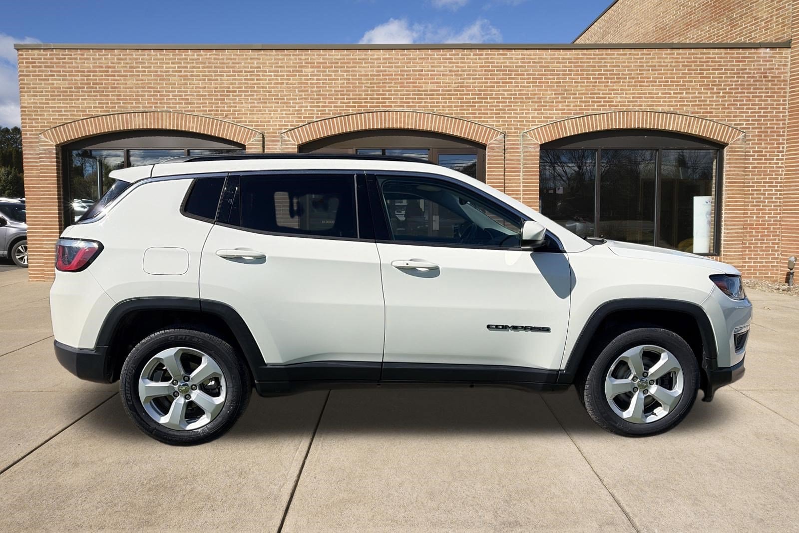 Used 2018 Jeep Compass Latitude with VIN 3C4NJDBB7JT331624 for sale in State College, PA