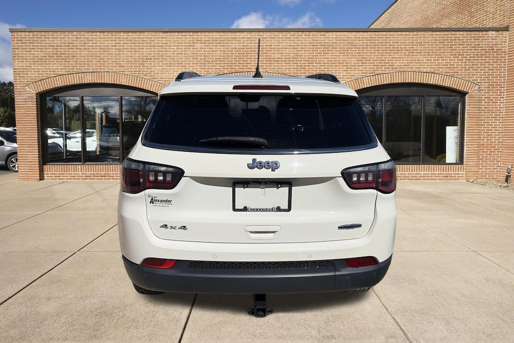 Used 2018 Jeep Compass Latitude 4x4 SUV