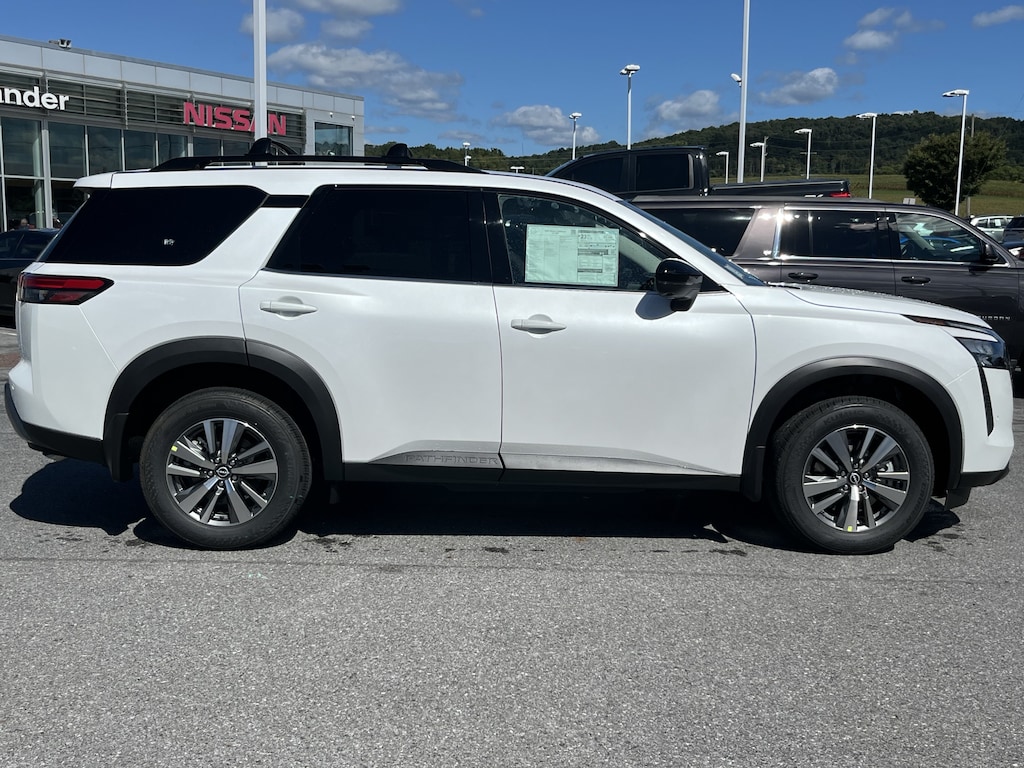 New 2026 Nissan Pathfinder SL SUV