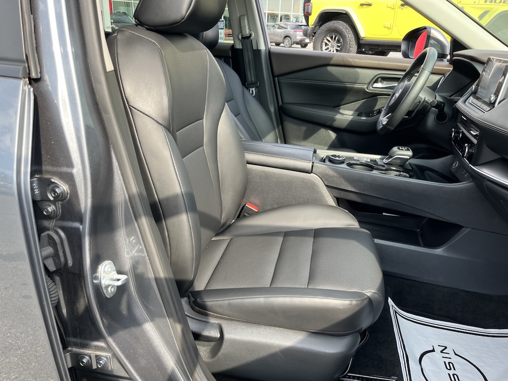 Used 2023 Nissan Rogue SV SUV