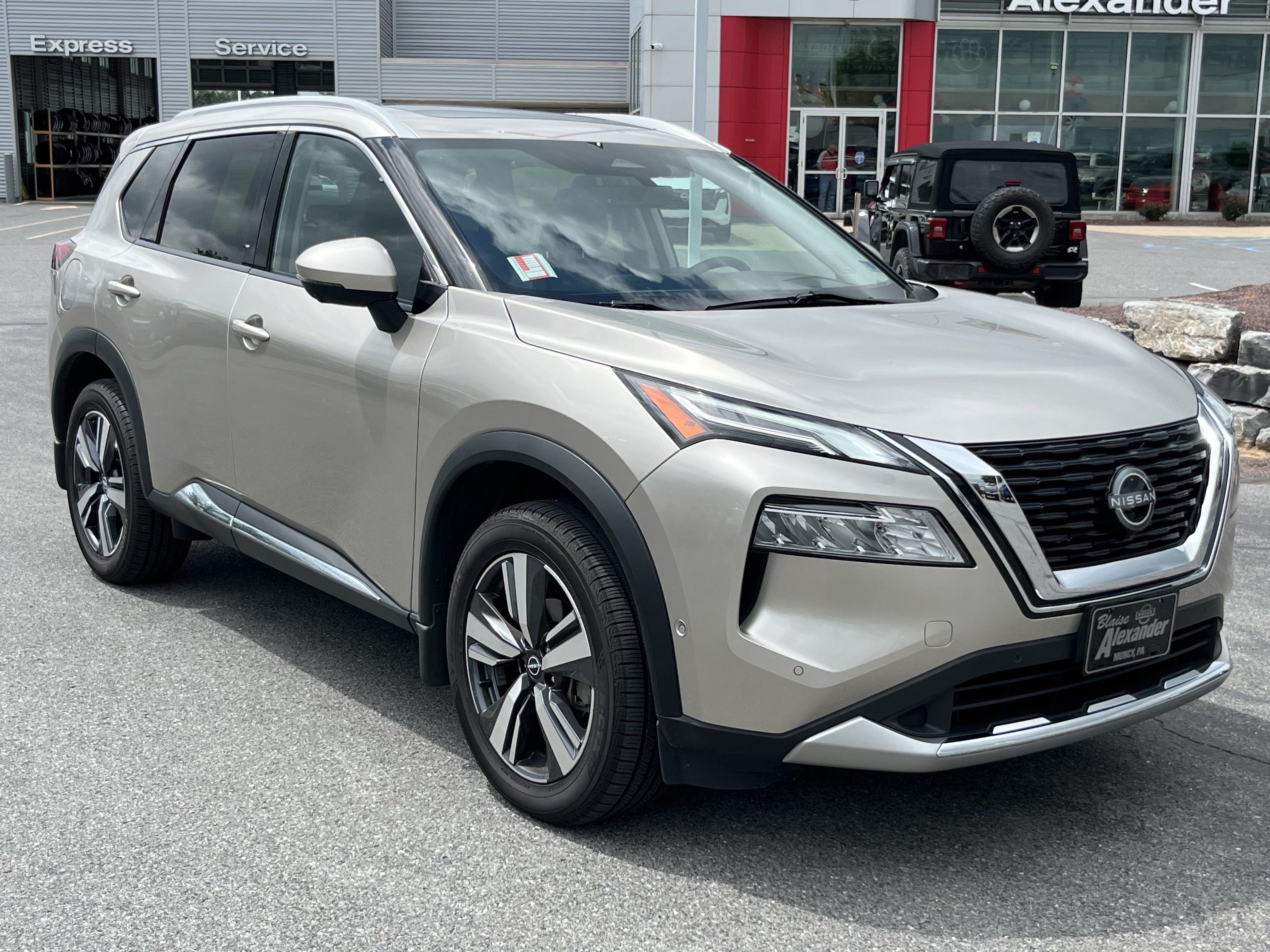  Nissan Rogue