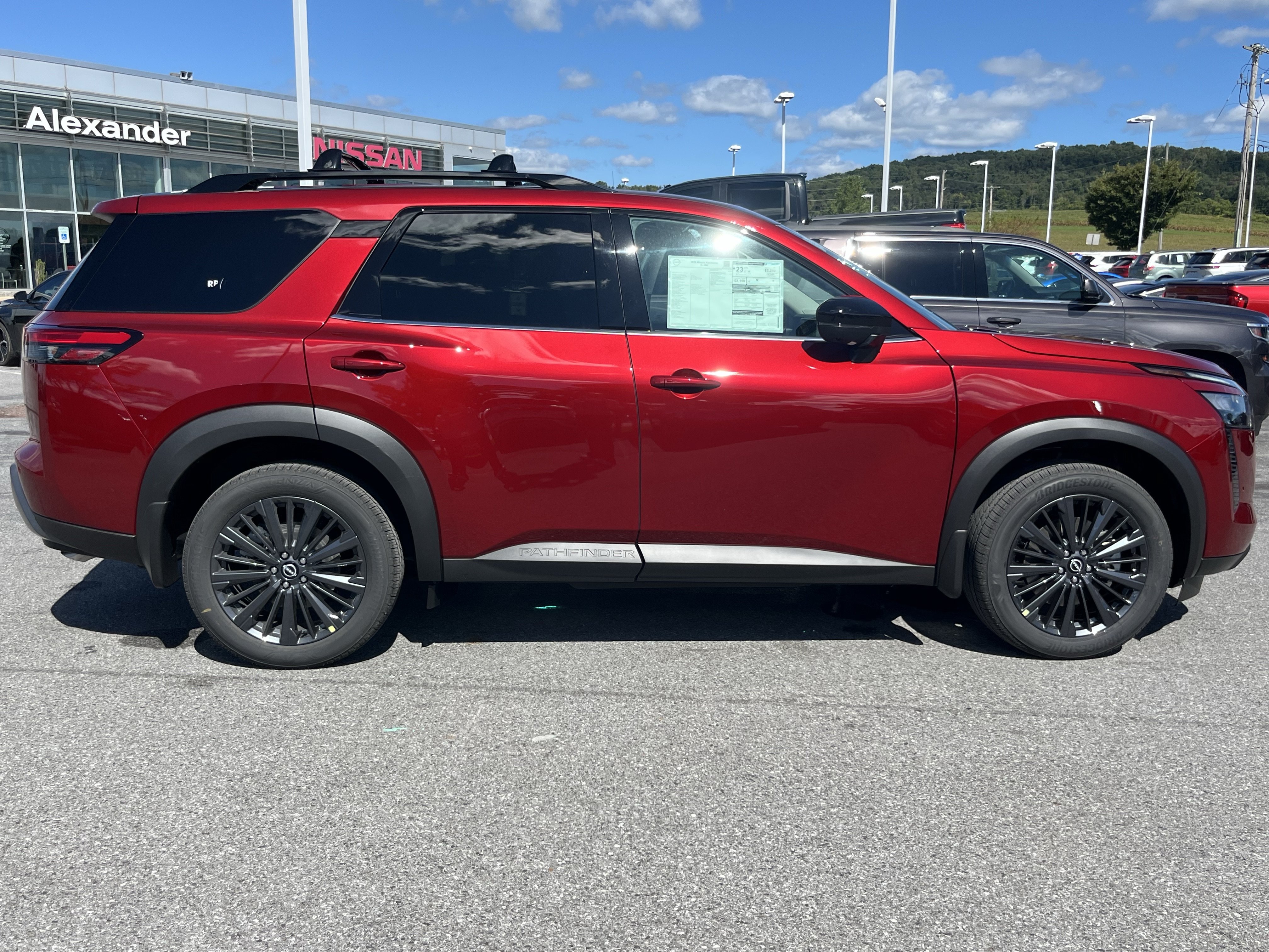 New 2026 Nissan Pathfinder SL SUV