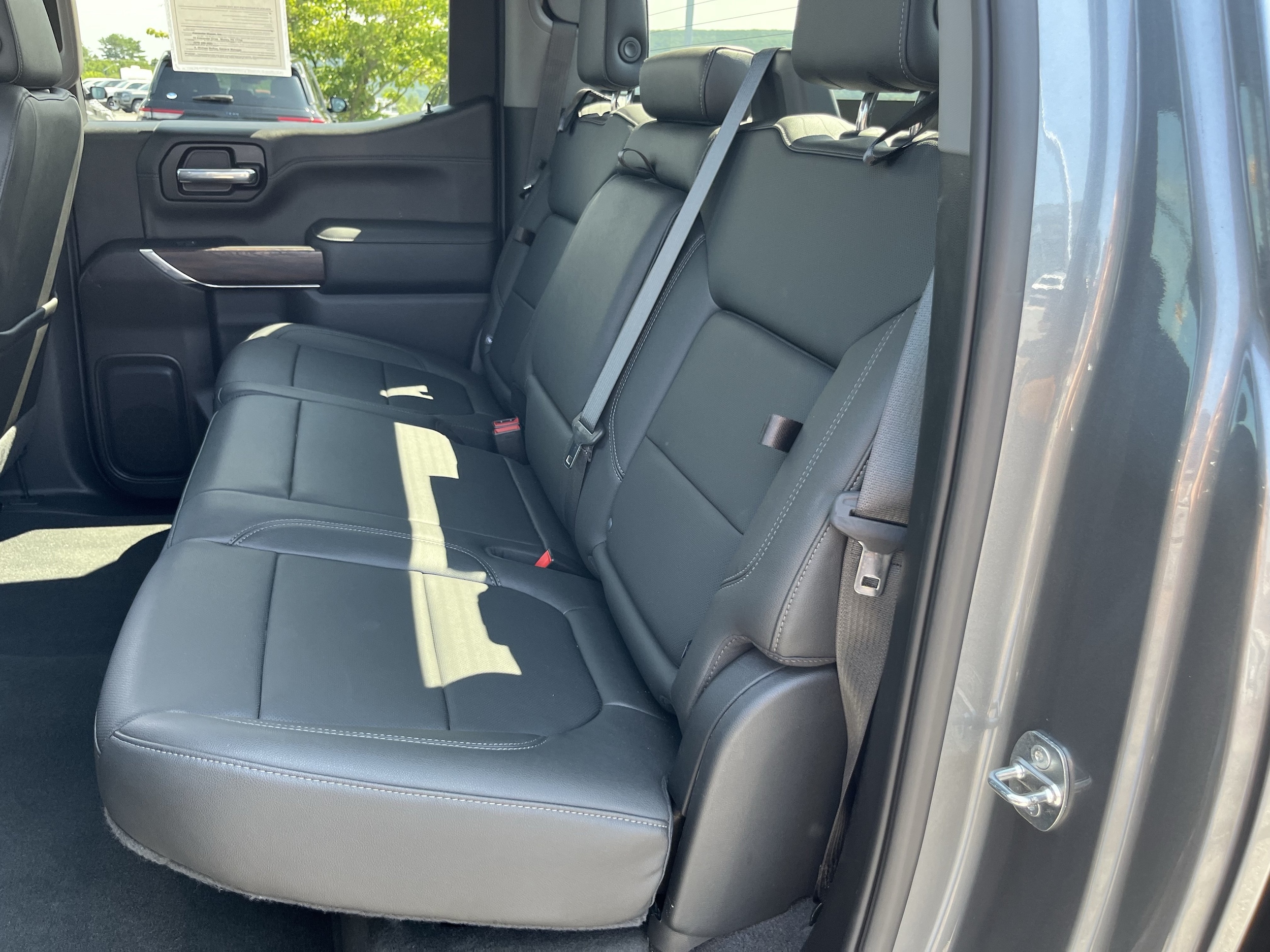 2021 GMC Sierra 1500 SLT - Photo 18