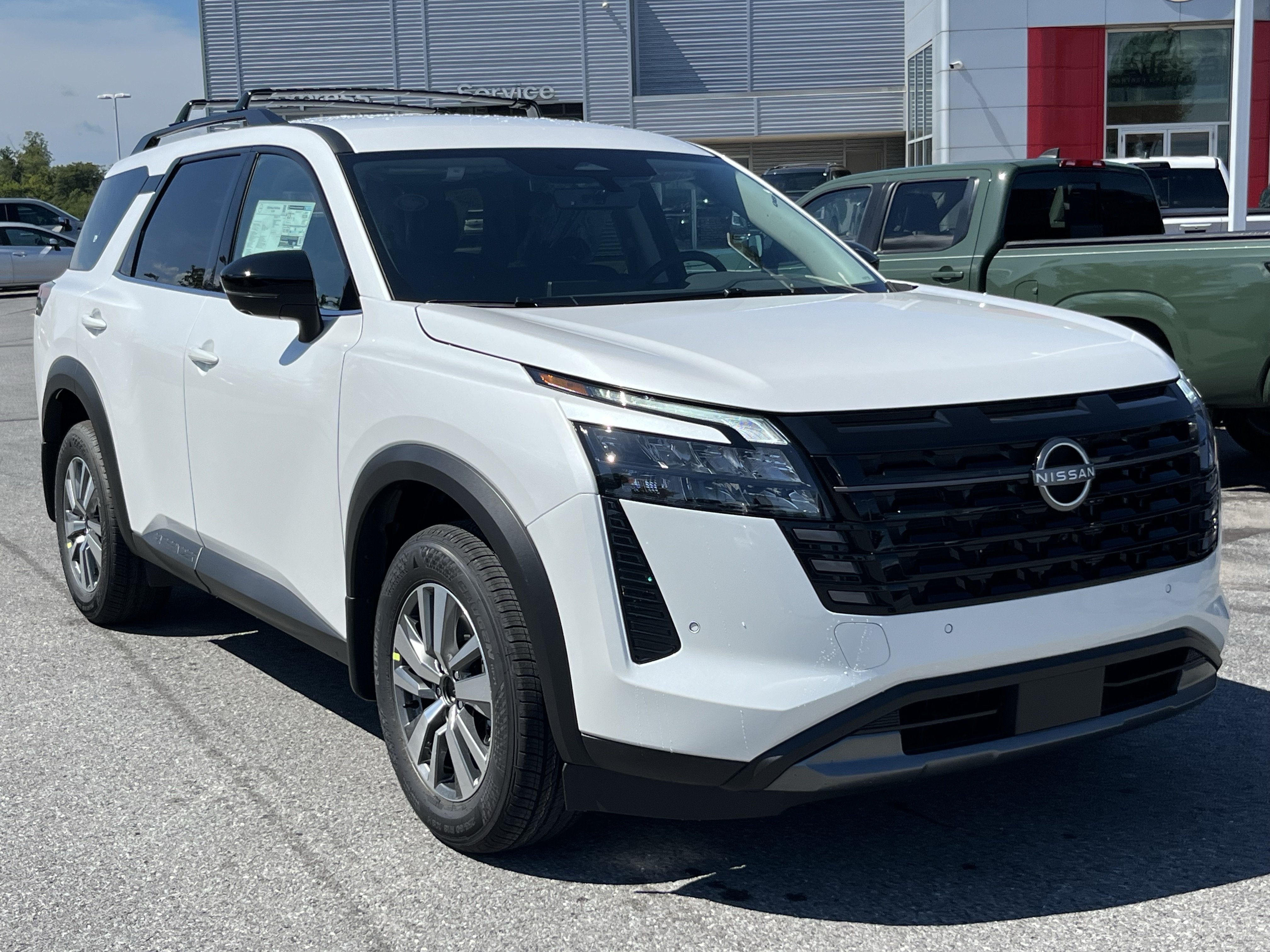 New 2026 Nissan Pathfinder SL SUV