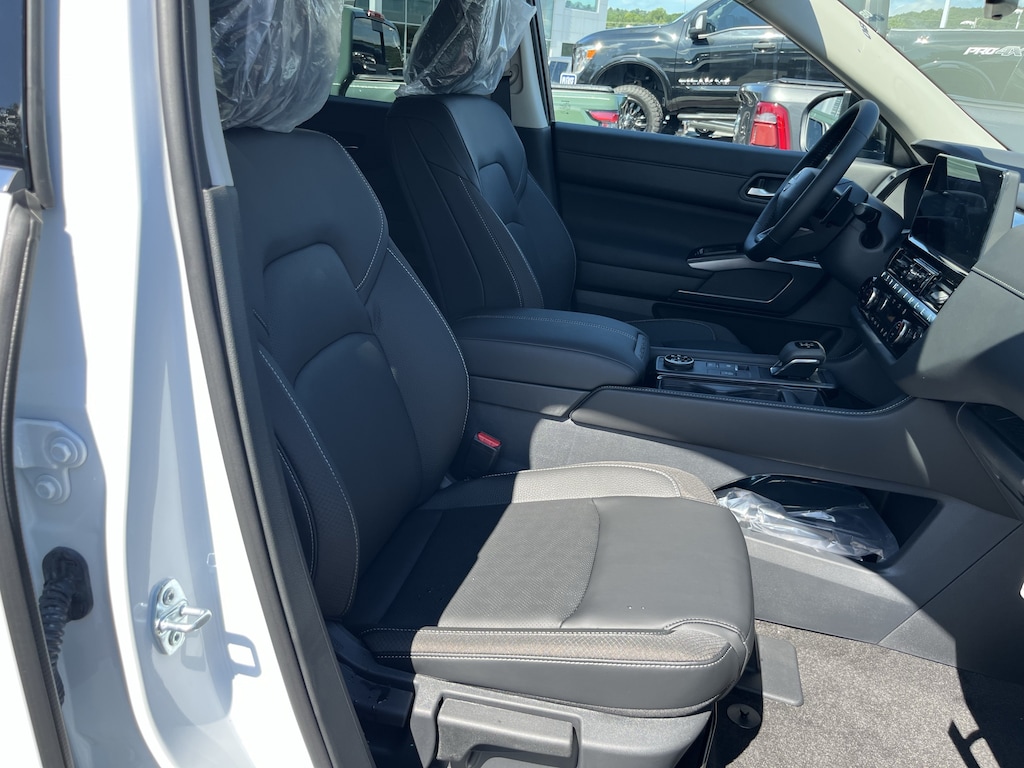 New 2026 Nissan Pathfinder SL SUV
