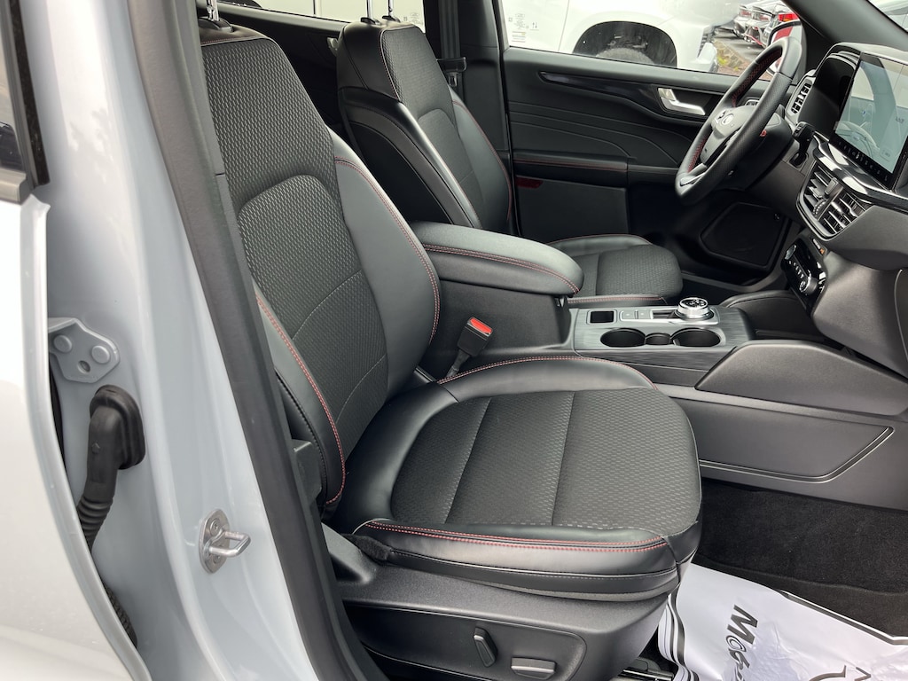 Used 2025 Ford Escape ST-Line Select SUV