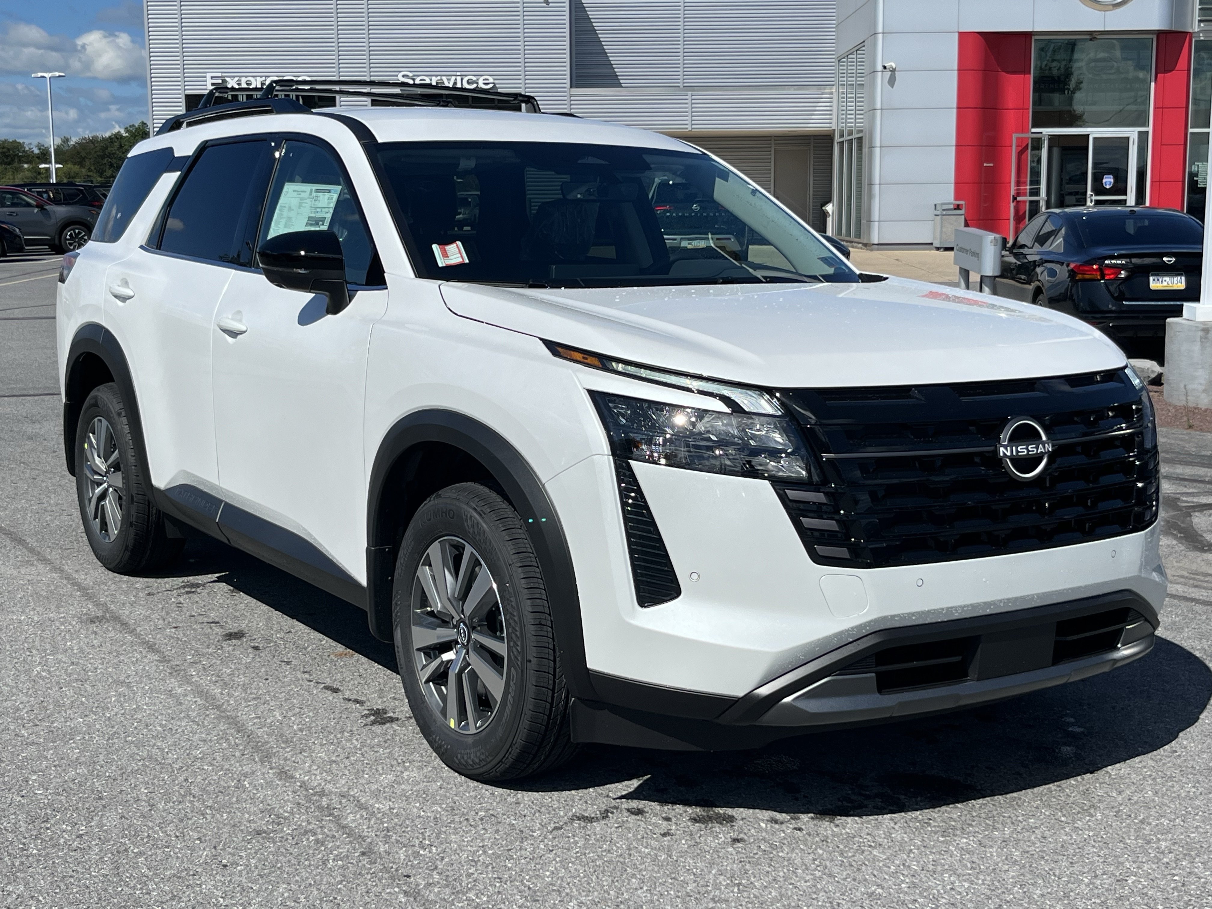 New 2026 Nissan Pathfinder SL SUV